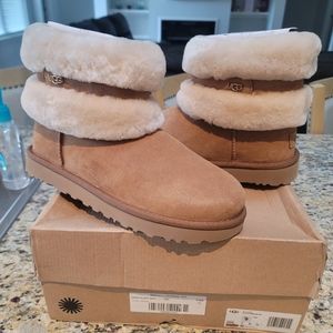 UGG MINI-FLUFF BELTED BOOTS SIZE 9